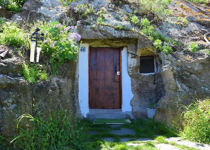 With Cave Trekking Trails Appartement